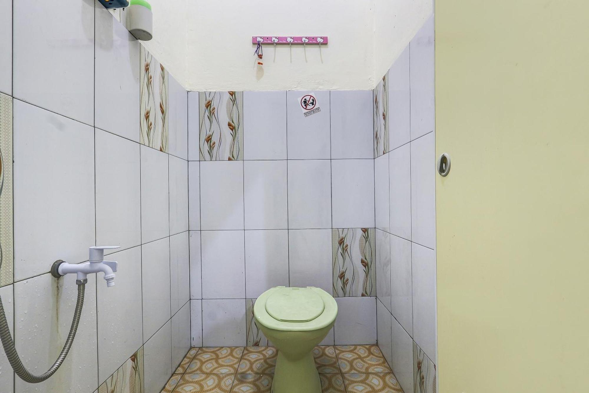 Spot On 90780 Gang Tengah Homestay Syariah 三宝垄 外观 照片